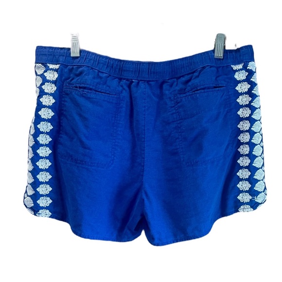 Vineyard Vines Shorts - Picture 2 of 4